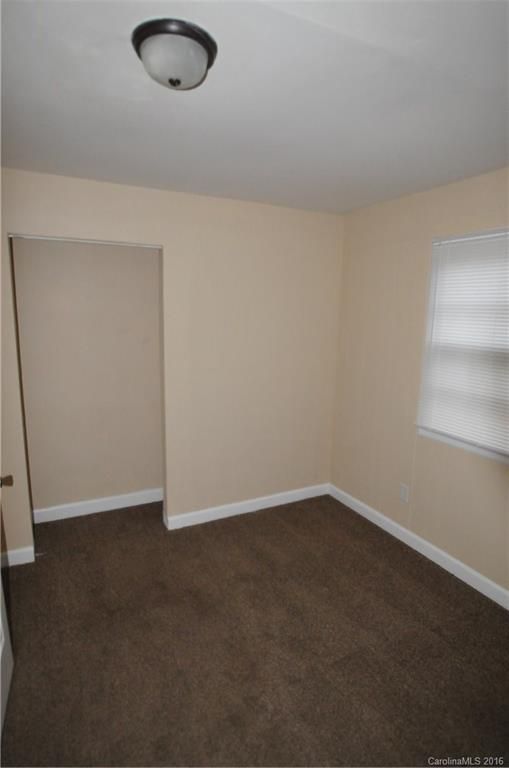 6801 Glenmoor Dr, Charlotte, NC 28214