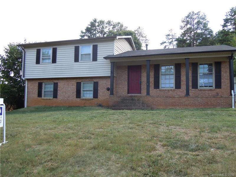 6801 Glenmoor Dr, Charlotte, NC 28214