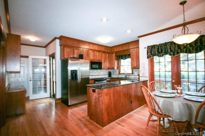 9929 Hanover Hollow Dr, Charlotte, NC 28210