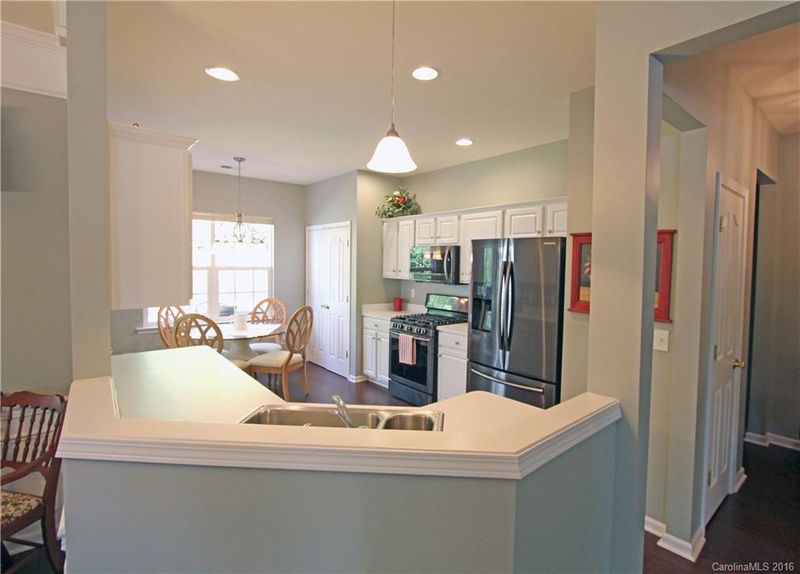 18533 Victoria Bay Dr, Cornelius, NC 28031