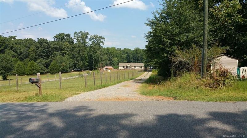 1332 Pell Dr #4, Lincolnton, NC 28092