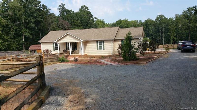 1332 Pell Dr #4, Lincolnton, NC 28092