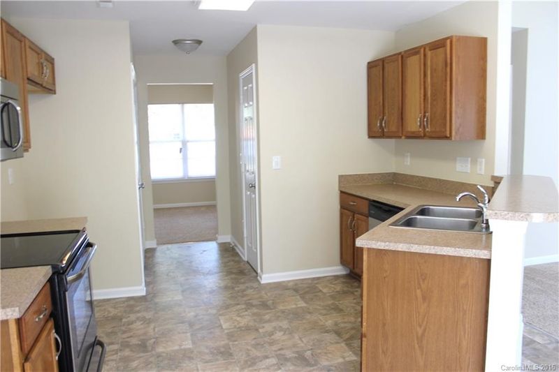 2128 Mallard Pointe Dr, Kannapolis, NC 28083