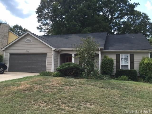 2911 Dellinger Dr, Charlotte, NC 28269
