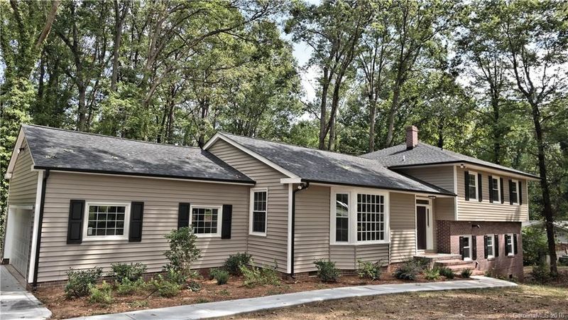 2210 Scottwood Dr, Gastonia, NC 28054