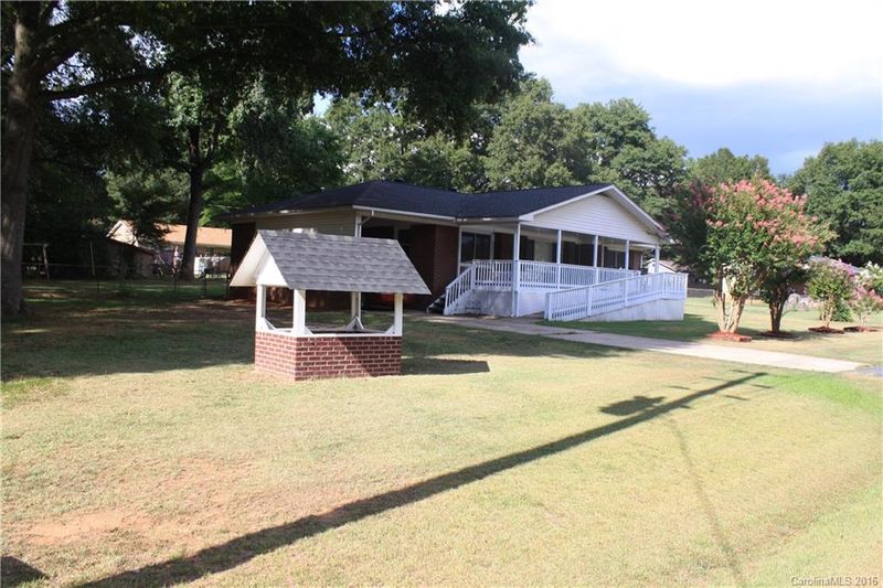 3934 Crestview Dr, Rock Hill, SC 29732