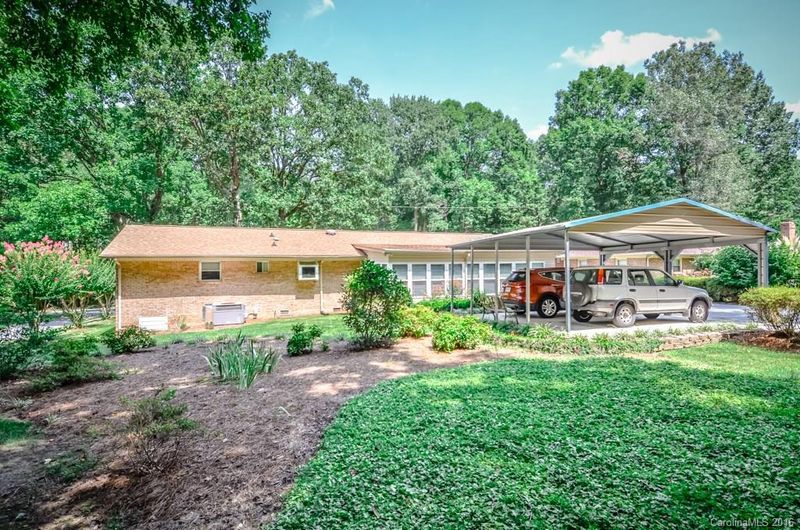401 Robinson Ave, Matthews, NC 28104