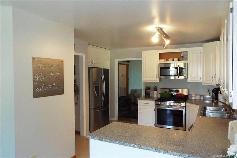 2484 Crystal Ct, Lincolnton, NC 28092