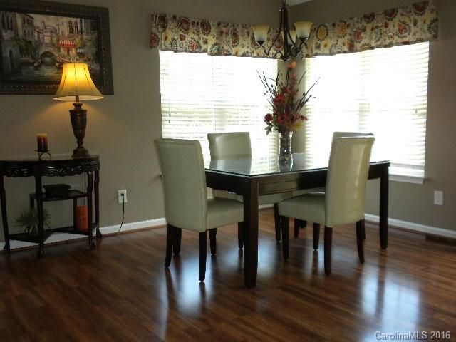 4318 Derbyshire Ln, Matthews, NC 28104