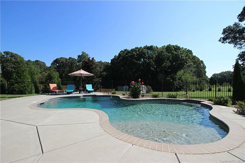 135 Weathers Creek Rd, Troutman, NC 28166
