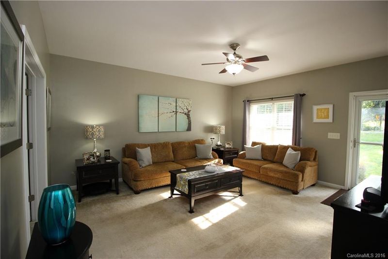 135 Weathers Creek Rd, Troutman, NC 28166