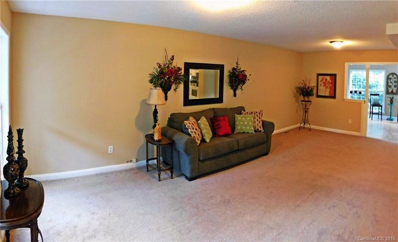 201 Old Coach Ln, Cherryville, NC 28021