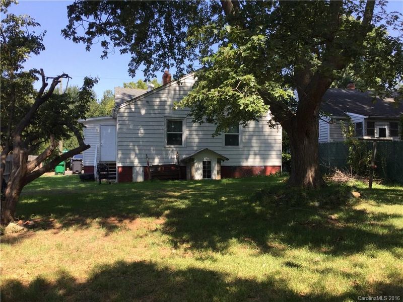 1421 Effingham Rd, Charlotte, NC 28208
