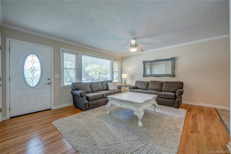 700 Forest Dr, Gastonia, NC 28054