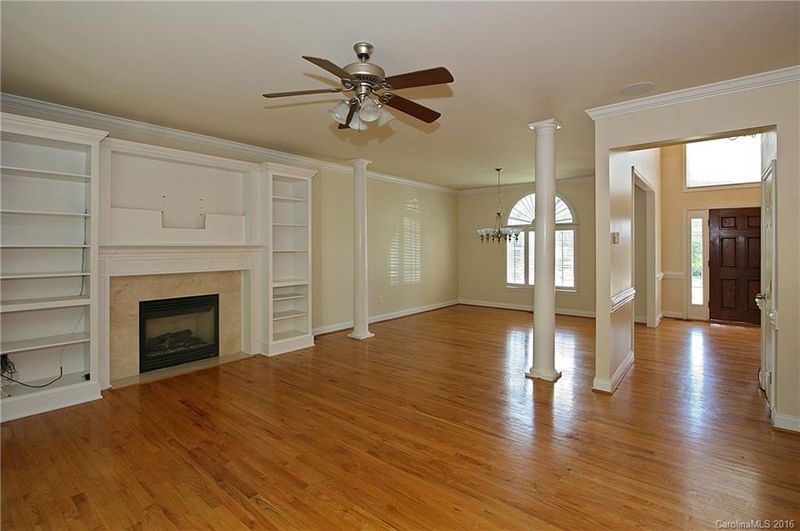 1296 Fenwick Hall Ct, Gastonia, NC 28056