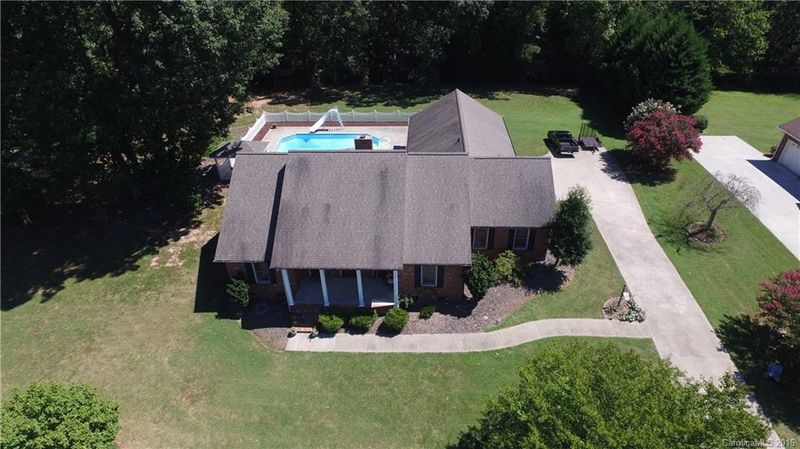 210 Lariat Dr, Lincolnton, NC 28092
