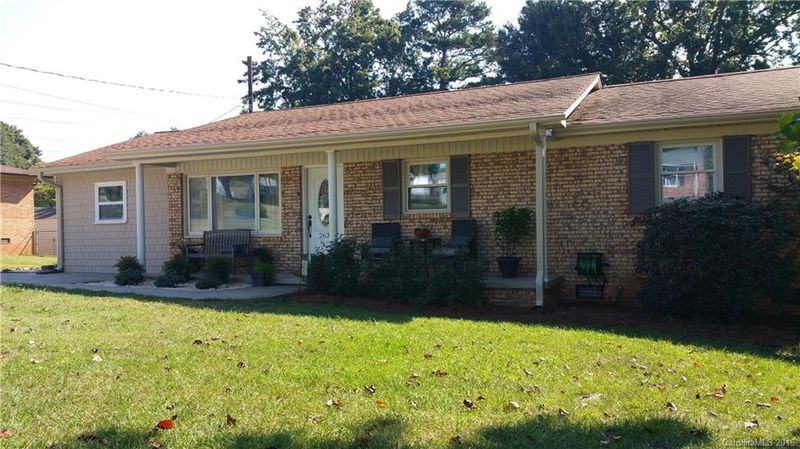 2630 Paula Dr, Gastonia, NC 28054