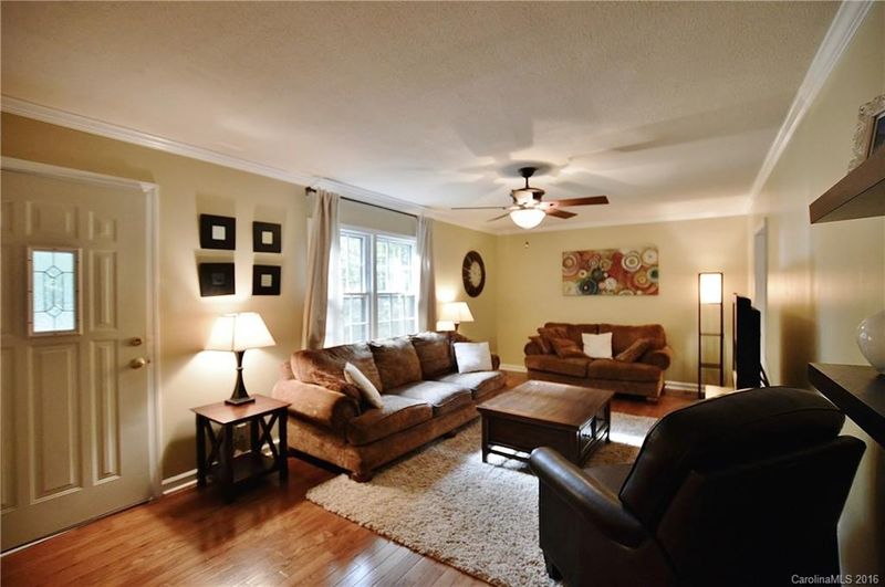 6317 Grove Park Blvd, Charlotte, NC 28215