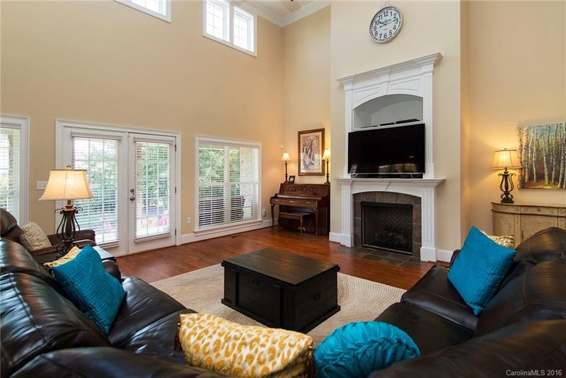2322 Shiny Leaf Dr, Denver, NC 28037