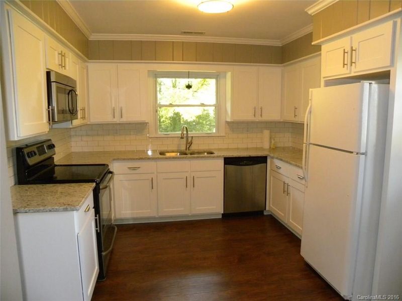 144 Shadow Ln, Charlotte, NC 28214