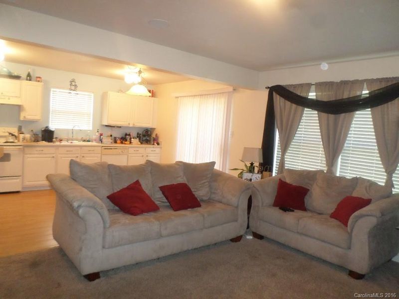 8612 Oak Dr, Charlotte, NC 28269