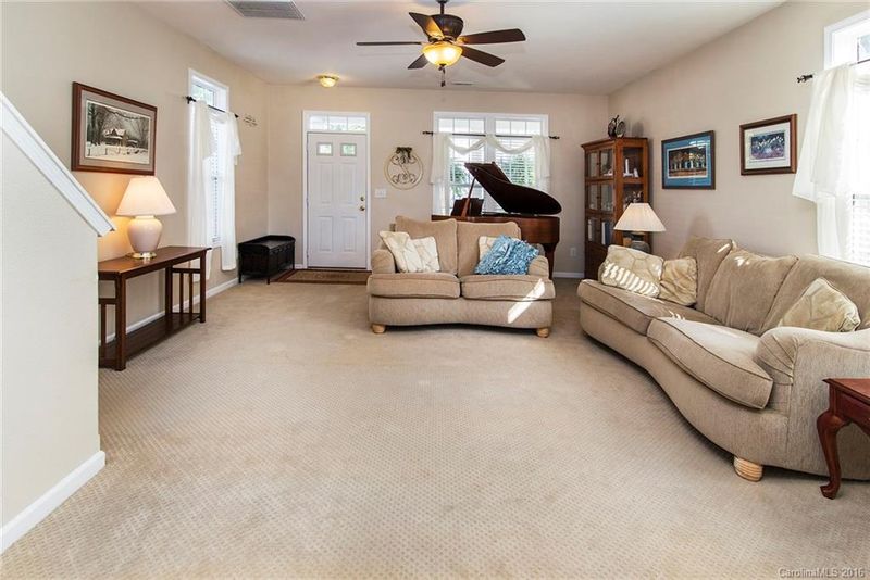 11216 Heritage Green Dr, Cornelius, NC 28031