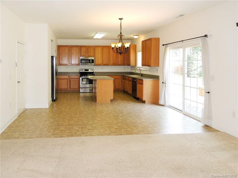 325 Tribune Dr, Charlotte, NC 28214