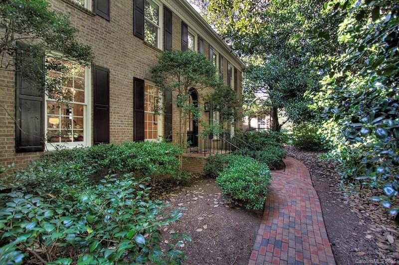 3718 Sharon Rd, Charlotte, NC 28211