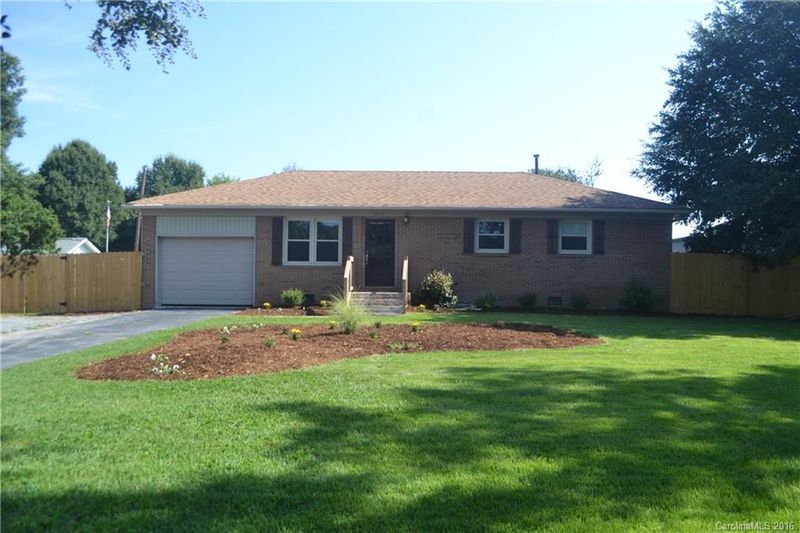 3233 Smith Farm Rd, Matthews, NC 28104