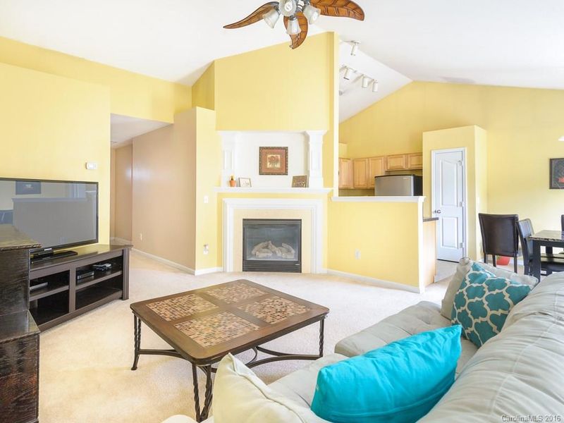 7904 Mossycup Dr, Charlotte, NC 28215