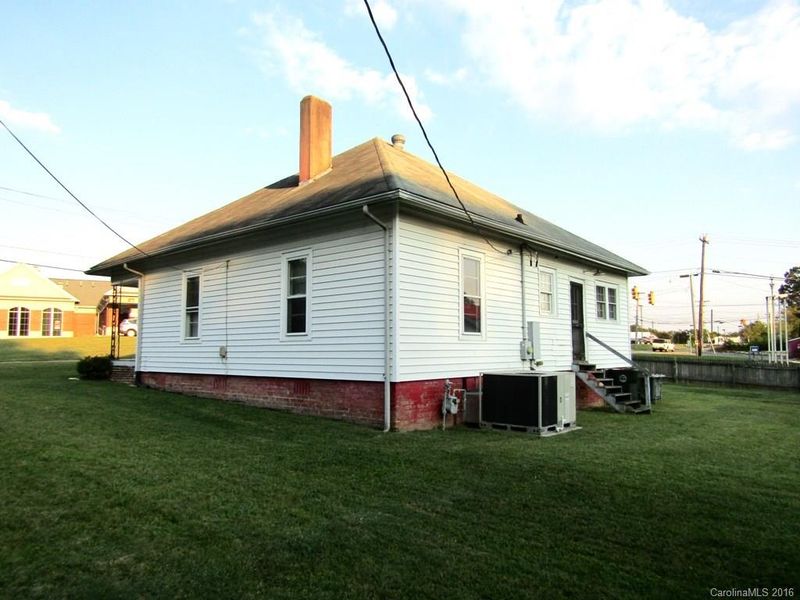 303 Cherry St, Cherryville, NC 28021