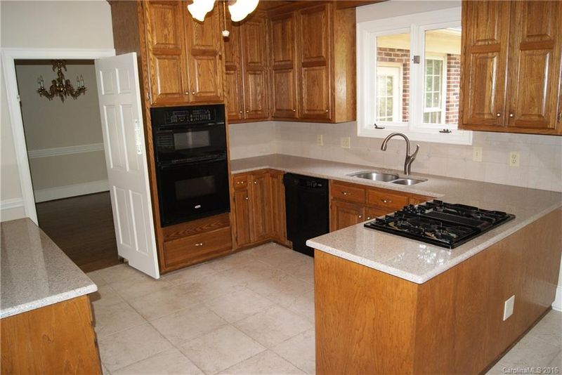 11647 Old Surry Ln, Charlotte, NC 28277