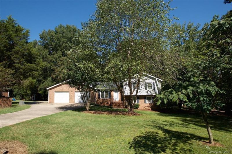 9425 Alexis Dr, Mint Hill, NC 28227
