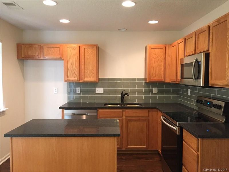 6807 Juniper Tree St #6807, Charlotte, NC 28215