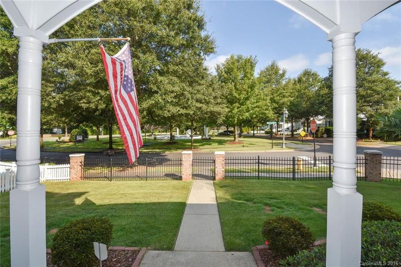 9403 Wheatfield Rd, Charlotte, NC 28277