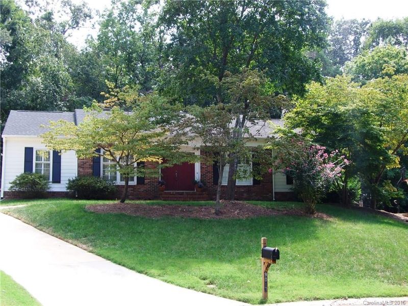 9017 Hedder Ct, Charlotte, NC 28210