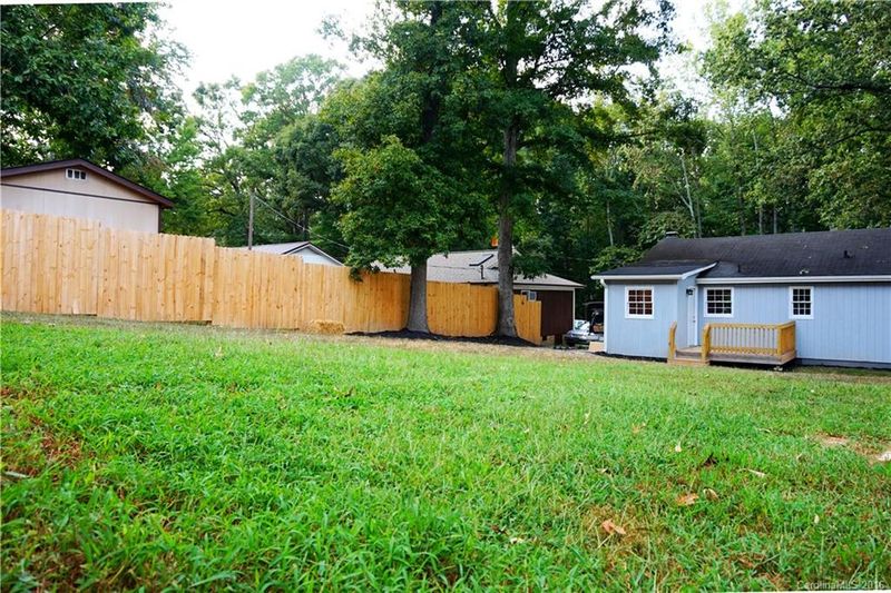 222 E Poplar St, Stanley, NC 28164
