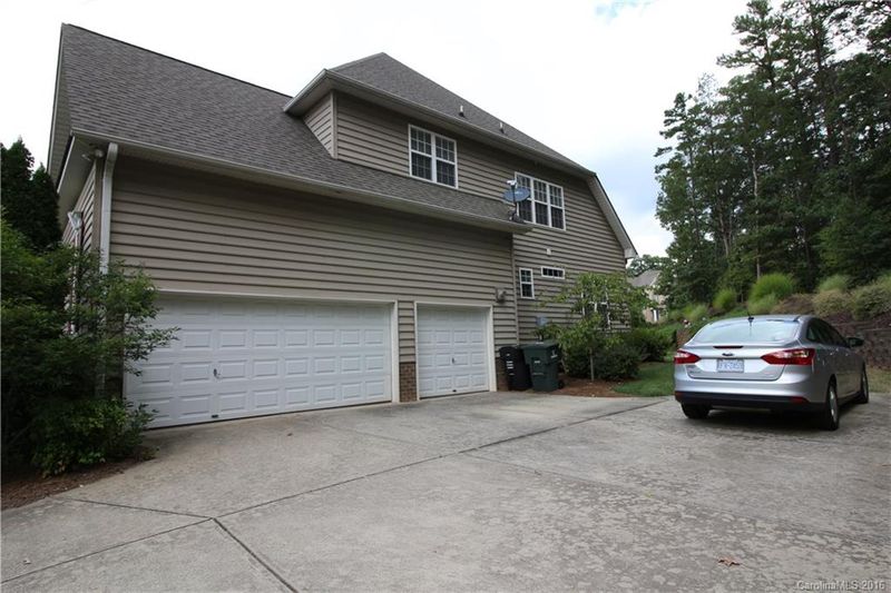 652 Buckleigh Ct, Concord, NC 28027
