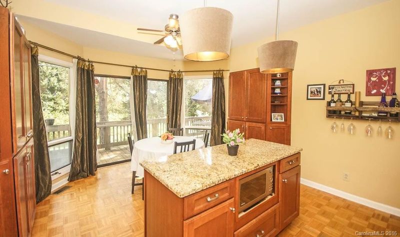 9342 Stanborough Ct, Charlotte, NC 28262
