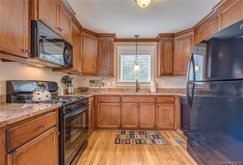 107 Harris St, Belmont, NC 28012