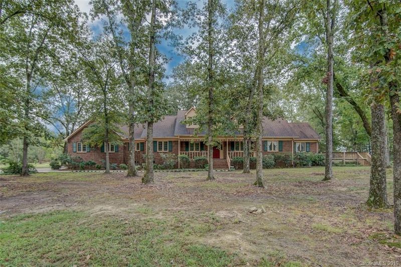 2221 Walnut Ln, Monroe, NC 28112