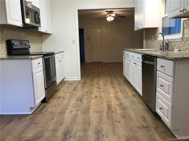 2715 Sandy Porter Rd, Charlotte, NC 28273