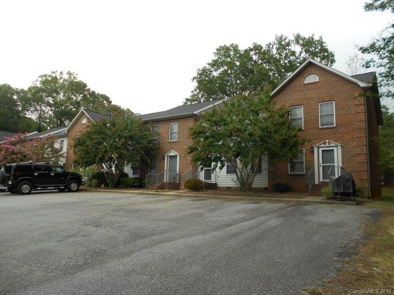 529 N Spring Ave #529, Newton, NC 28658