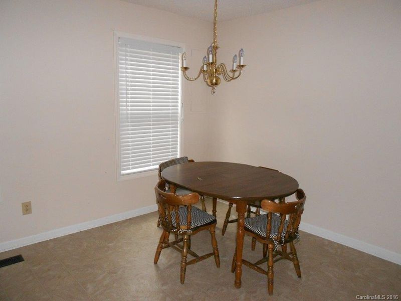 529 N Spring Ave #529, Newton, NC 28658