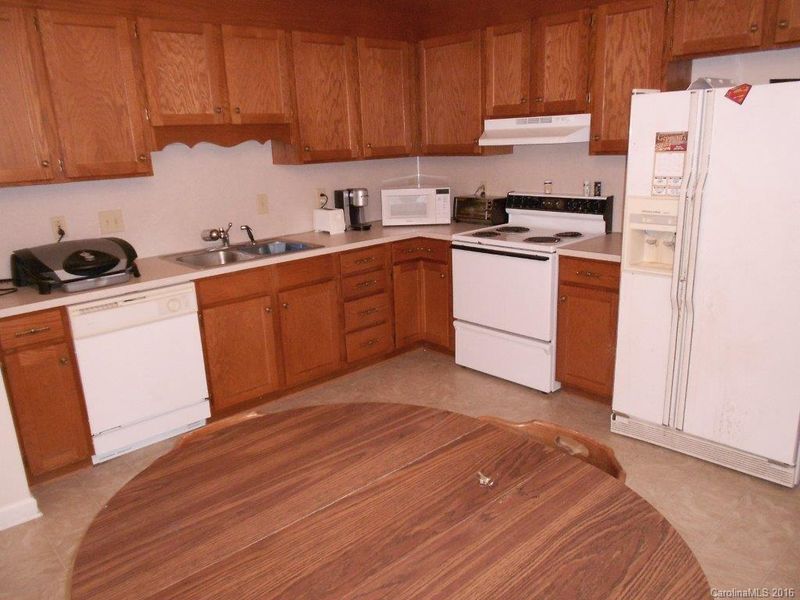 529 N Spring Ave #529, Newton, NC 28658