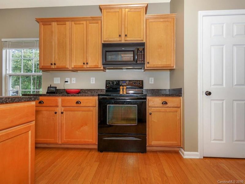 6226 Shelley Ave, Charlotte, NC 28269