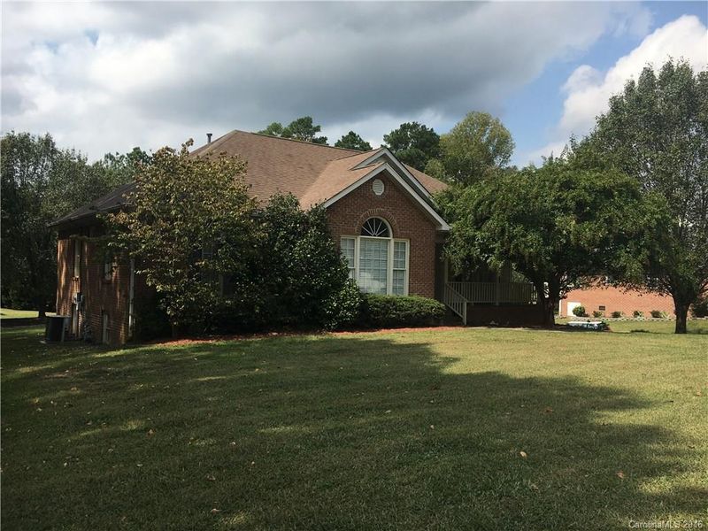 805 Brighton Dr, Kannapolis, NC 28081