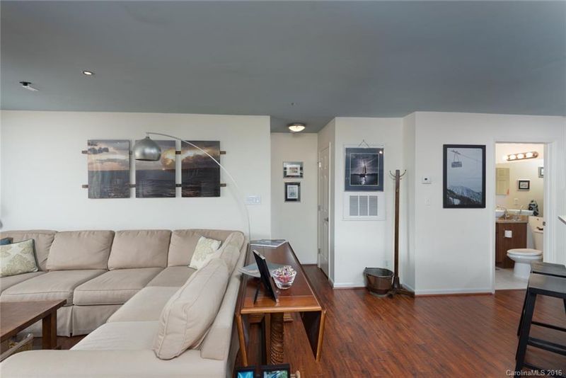 513 N Graham St #1B, Charlotte, NC 28202