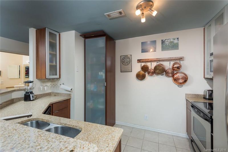 513 N Graham St #1B, Charlotte, NC 28202