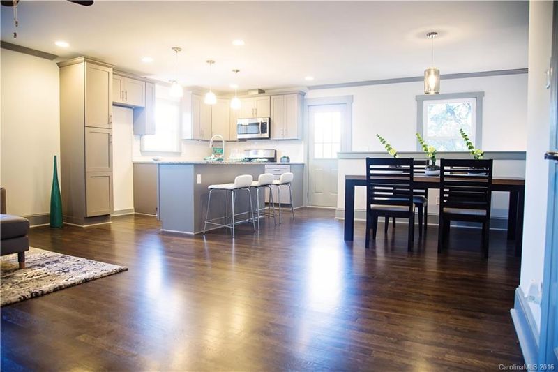 351 Hollis Rd, Charlotte, NC 28209